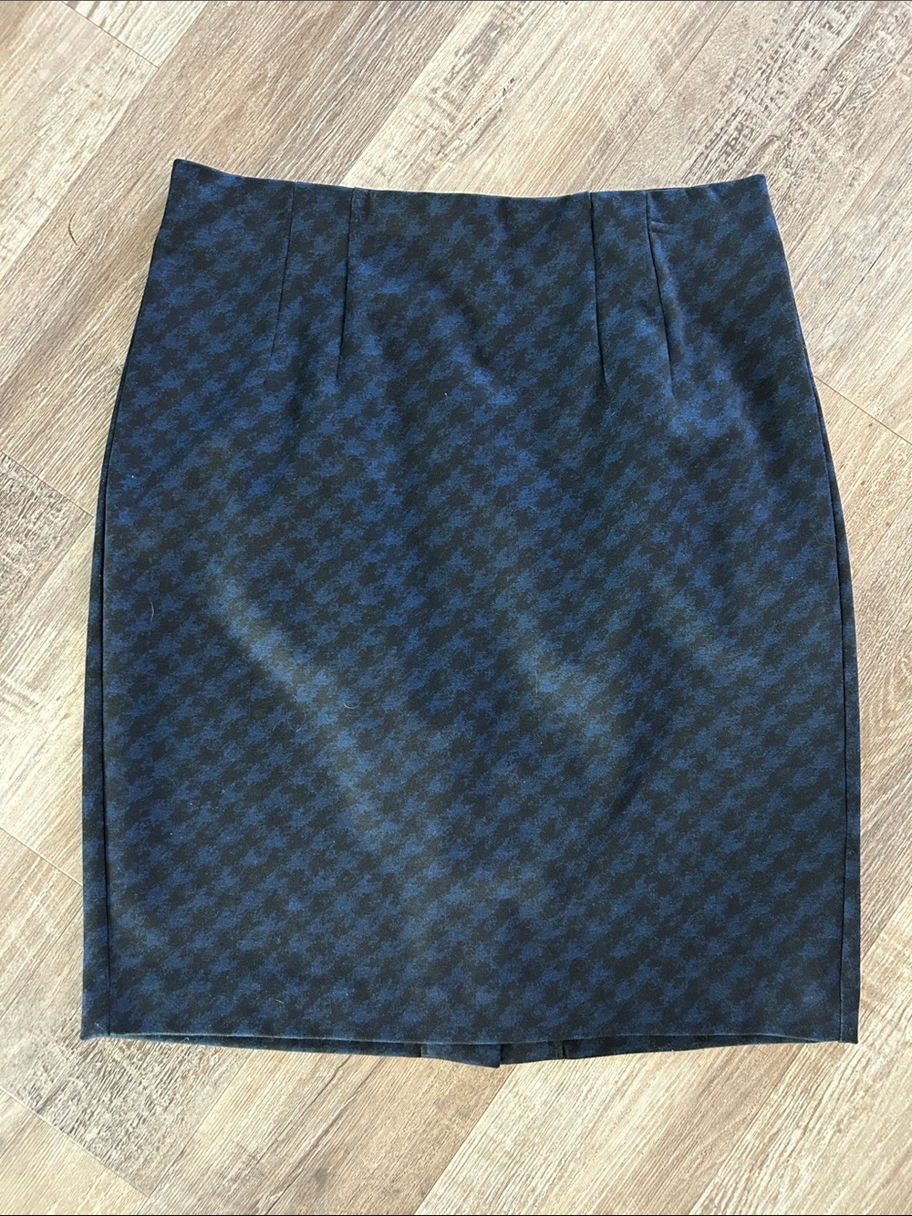 Amanda & Chelsea Black and Navy Houndstooth Pencil Skirt